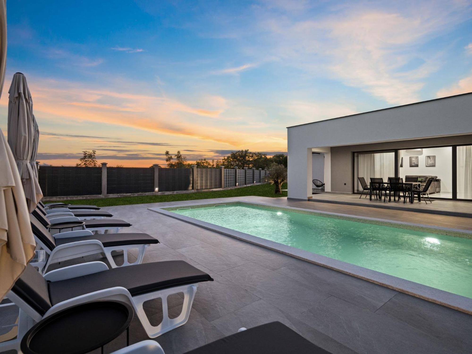 Holiday Home Villa Meraki By Interhome Rasa Exterior photo