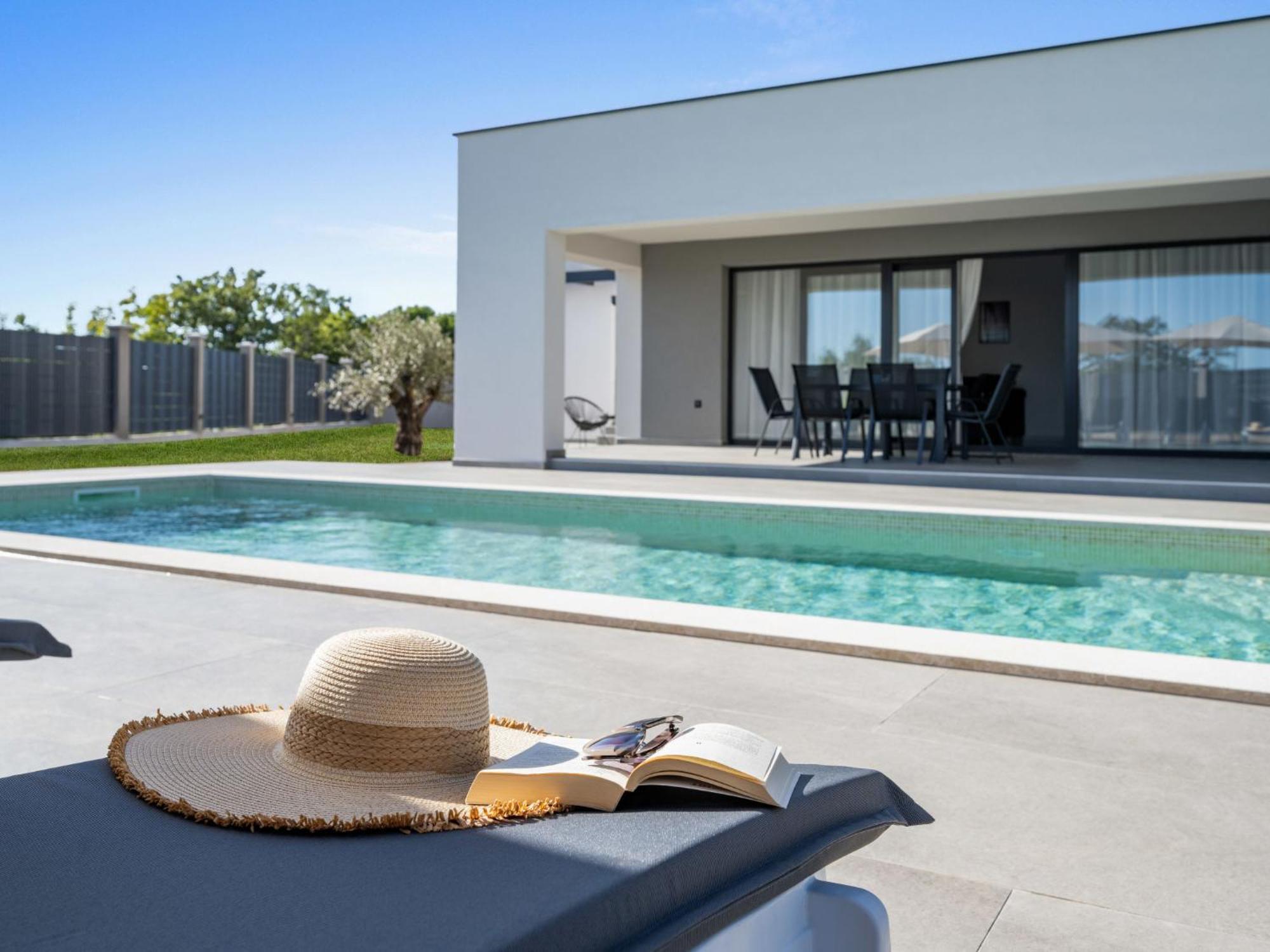 Holiday Home Villa Meraki By Interhome Rasa Exterior photo